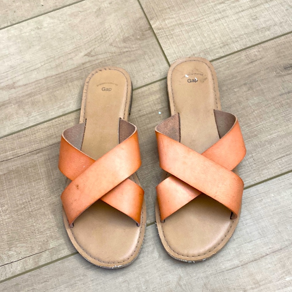 Gap leather sandals